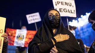 Peruanos protestan en Madrid contra la represión policial y la violación a los derechos humanos en el Perú | FOTOS