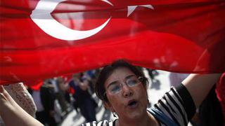 Turquía sigue adelante con plan urbanístico que desató violentas protestas