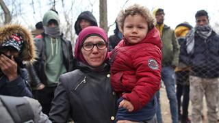 Grecia frena entrada masiva de inmigrantes a Europa tras la apertura de las fronteras de Turquía | FOTOS