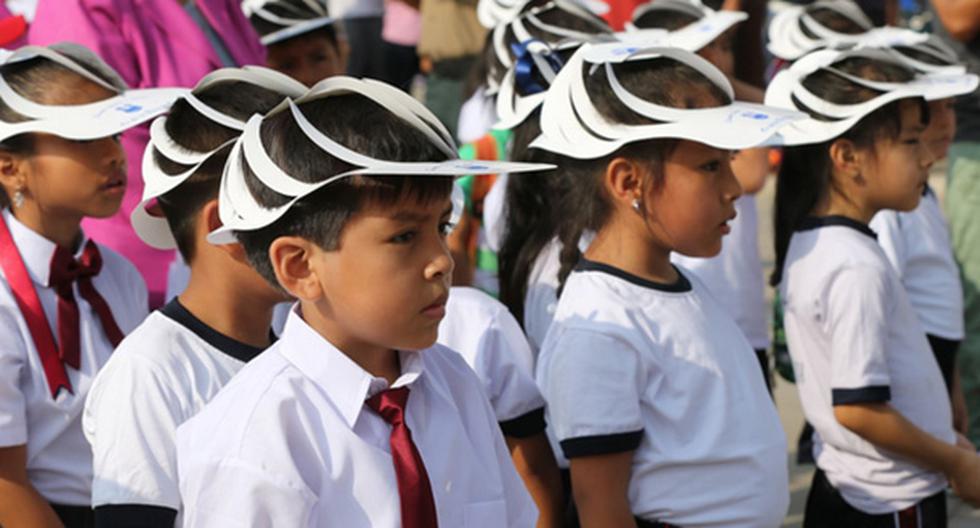 Los alumnos del colegio Pedro Labarthe de La Victoria fueron expuestos al sol durante 45 minutos. (Foto: Agencia Andina)