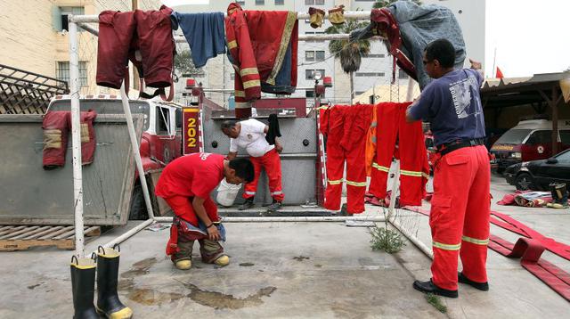 En estas condiciones trabajan los bomberos de Lima [FOTOS] - 6