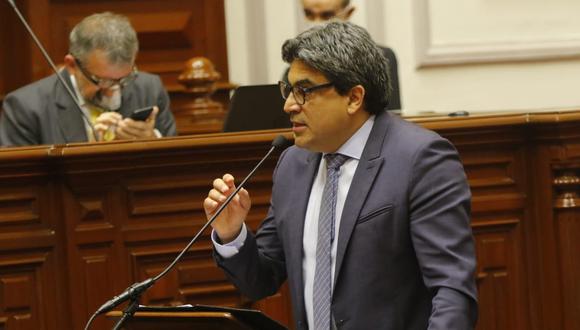 El ministro de Educación, Martín Benavides, señaló que se deberán implementar protocolos para delimitar el comportamiento de los estudiantes. (Foto: Congreso)